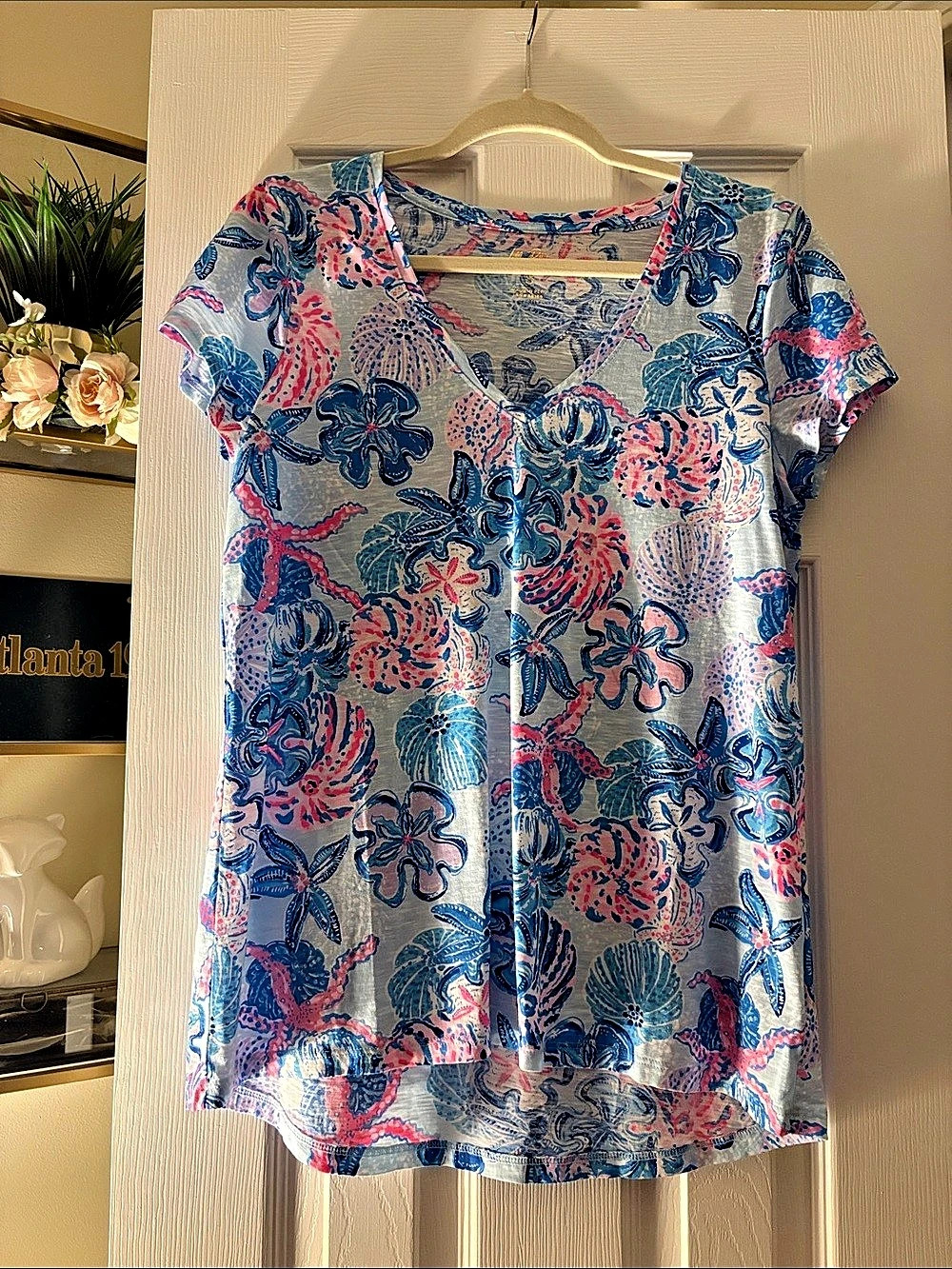Lilly Pulitzer Etta V-Neck Tee Floral Short Sleeve Tunic in Blue & Pink